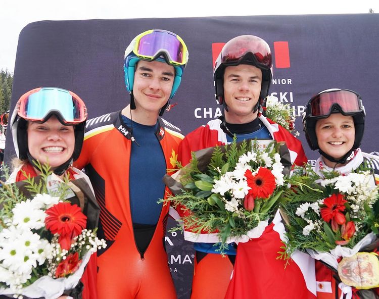 On home snow, Canadians claim gold in mixed parallel event at junior champs