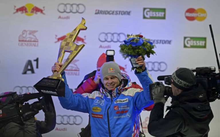 honored with gondola and diamonds in Kitzbühel